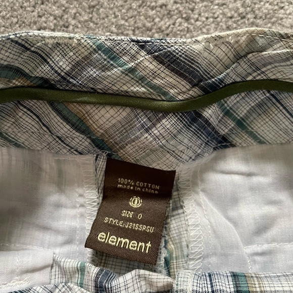 Element Shorts - Picture 2 of 4